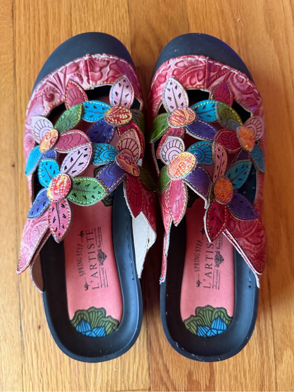L'ATISTE Multicolor Floral Leather Slip-On Mules